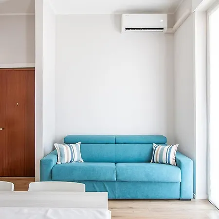 Elengante E Spazioso Vicino Al E Al Centro Apartament *