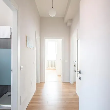 Apartament Elengante E Spazioso Vicino Al E Al Centro *