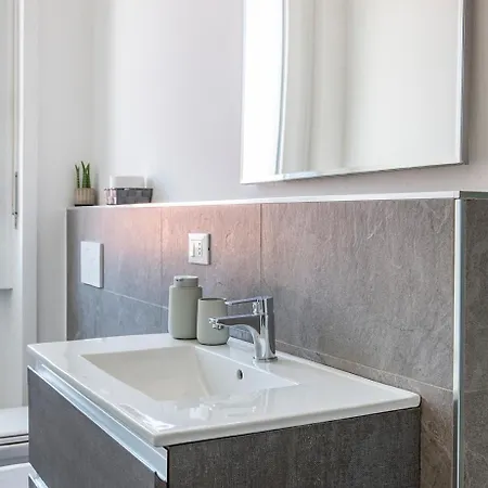 Elengante E Spazioso Vicino Al E Al Centro Lecco