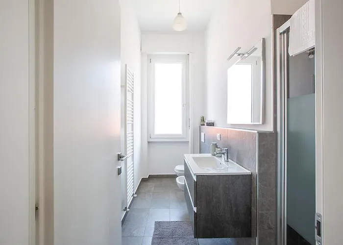 Elengante E Spazioso Vicino Al E Al Centro Lecco