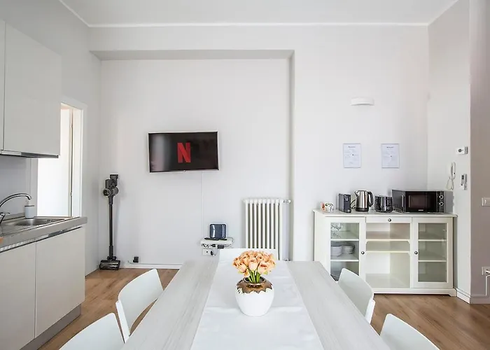 Apartman Elengante E Spazioso Vicino Al E Al Centro *