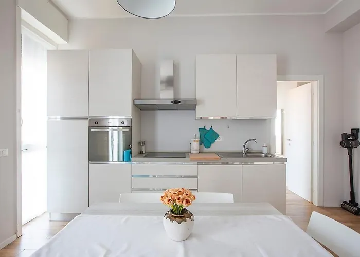 Elengante E Spazioso Vicino Al E Al Centro Apartman Lecco