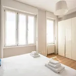 Elengante E Spazioso Vicino Al E Al Centro *