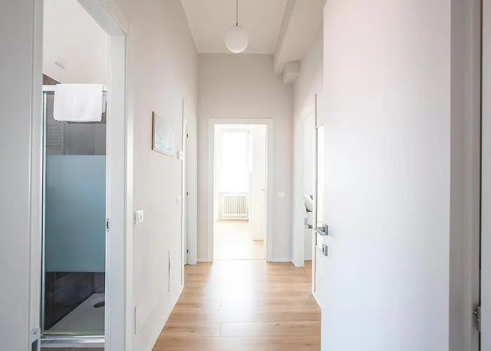 Apartamento Elengante E Spazioso Vicino Al E Al Centro *