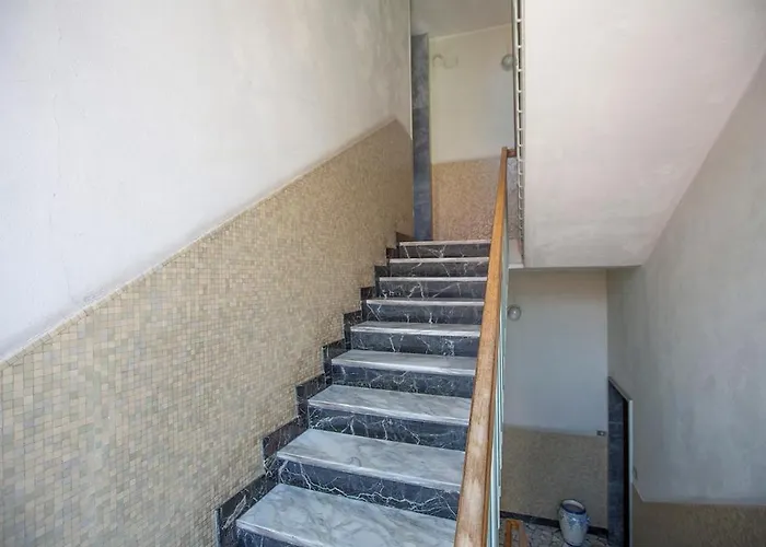 Elengante E Spazioso Vicino Al E Al Centro Apartamento Lecco