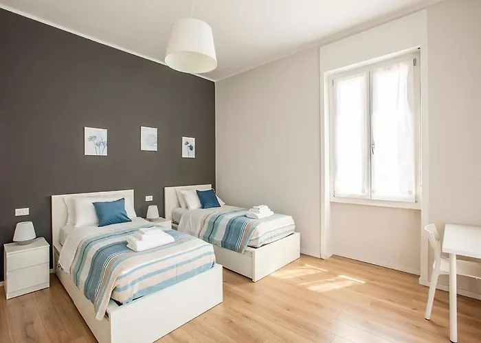 Elengante E Spazioso Vicino Al E Al Centro Apartamento Lecco