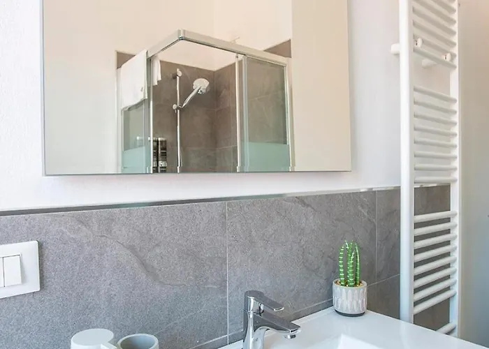 Elengante E Spazioso Vicino Al E Al Centro Lecco