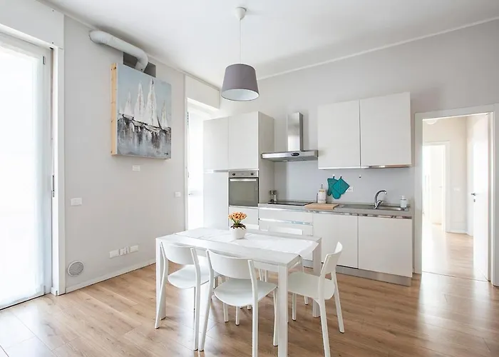 Elengante E Spazioso Vicino Al E Al Centro Lecco