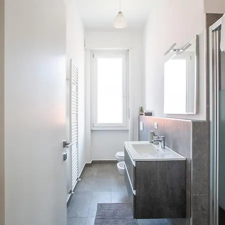 Elengante E Spazioso Vicino Al E Al Centro Lecco