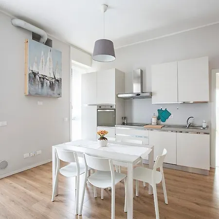 Elengante E Spazioso Vicino Al E Al Centro Lecco