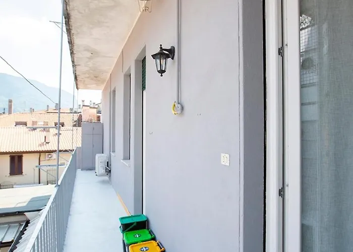 Elengante E Spazioso Vicino Al E Al Centro Лекко