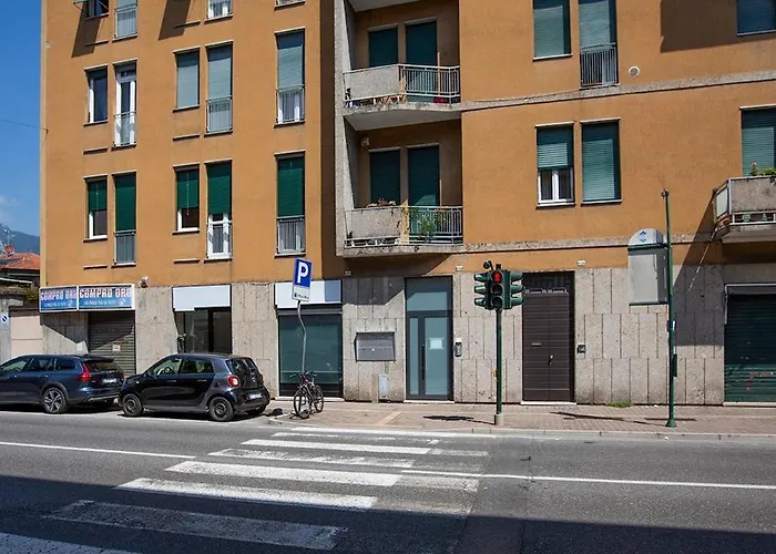 Elengante E Spazioso Vicino Al E Al Centro * Лекко